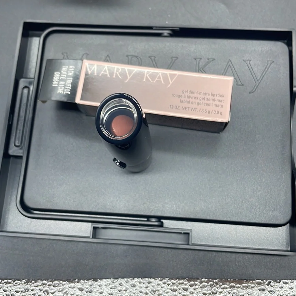 NEW MARY KAY GEL SEMI-MATTE LIPSTICK, RICH TRUFFLE / TRUFFE RICHE